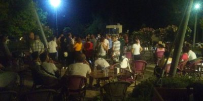 ÇİĞLİ BELEDİYESİ'NDE GERGİN SAATLER...70 EMEKÇİ İŞTEN ÇIKARILDI..İŞÇİLER DİRENİŞE GEÇTİ