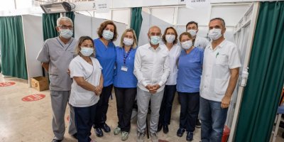 AŞI OL MAVİ İZMİR'DE ÖZGÜR OL...SOYER 3. DOZ AŞISINI VURULDU...