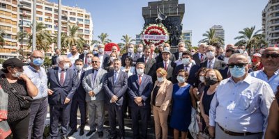 CHP İZMİR'DEN 30 AĞUSTOS KUTLAMASI