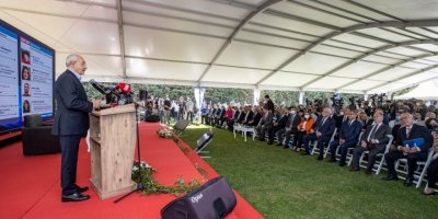 KEMAL KILIÇDAROĞLU İZMİR'DE FÜTÜRİZM ÇALIŞTAYI'NA KONUK OLDU