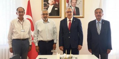 DOMİNO AMELİYATI...ABD'DE 'TIP MUCİZESİ' DİYE ANILAN DOKTOR EGE ÜNİVERSİTESİ'NE GELDİ