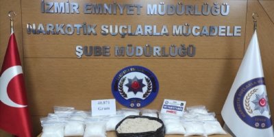 40 KİLO METAMFETAMİN DEDEKTÖR KÖPEĞİ "LAYKA"YA TAKILDI