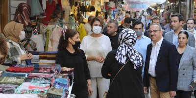 AK PARTİ İZMİR İL BAŞKANI SÜREKLİ:' TARİHİ KEMERALTI ÇARŞISI'NIN HALİ HARAP'