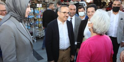 AK PARTİ İZMİR İL BAŞKANI SÜREKLİ:'ÇÖP KOKAN BİR TURİZM CENNETİ OLMAZ'