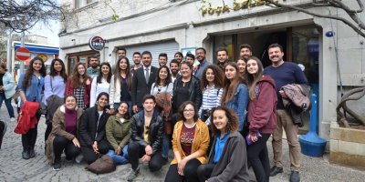 MİMARLIK FAKÜLTESİ ÖĞRENCİLERİ, FOÇA’DA TEKNİK İNCELEME GEZİSİ YAPTI