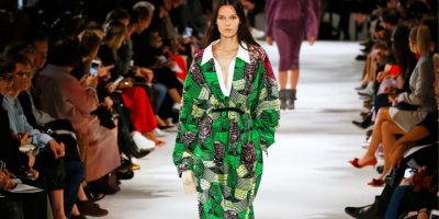 İZMİR'DE 'SÜRDÜRÜLEBİLİR TASARIMLAR' DEFİLESİ