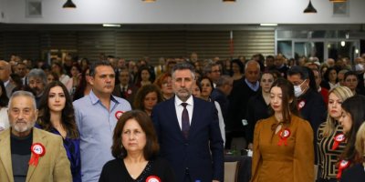 BAYRAKLI'DA 1000 ÖĞRETMEN BİRARAYA GELDİ