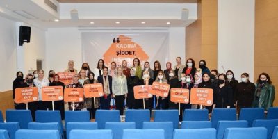 AK PARTİ İZMİR KADIN KOLLARI'NDAN 'KADINA ŞİDDET' AÇIKLAMASI