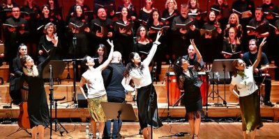 İKİ YAKANIN ŞARKILARI İZMİR'DEN YÜKSELDİ