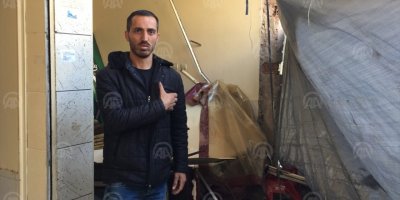 YOK BÖYLE TESADÜF..AYNI YERDE Kİ KIRAATHANEDE BENZER KAZADA BABASINI DA KAYBETMİŞ...