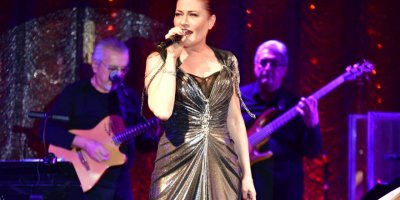 CANDAN ERÇETİN SEFERİHİSAR'DA SÖYLEDİ