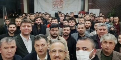 AK PARTİ İZMİR İL BAŞKANI SÜREKLİ YENİ YIL HEDEFLERİNİ GENÇLERLE DEĞERLENDİRDİ