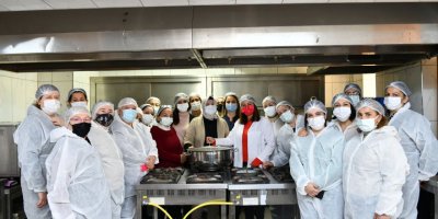 ÇİĞLİ'DE KADINLAR PEYNİR ÜRETİMİNE BAŞLADI