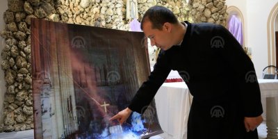 İZMİR'DE NOTRE DAME KATEDRALİ İÇİN BAĞIŞ TOPLANDI