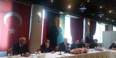 VALİ KÖŞGER BASINA 'UYUŞTURUCU İLE MÜCADELE BRİFİNGİ ' VERDİ