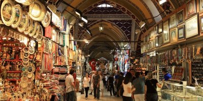 KEMERALTI ESNAFI ELEKTRİK ZAMLARINI PROTESTO İÇİN MEYDANA İNİYOR