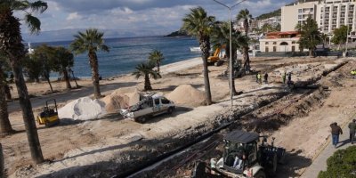 ÇEŞME MEYDANI MARİNA VE ÇARŞI İLE BÜTÜNLEŞİYOR