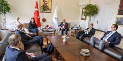 İZMİR BÜYÜKŞEHİR:'HOLLANDA İLE ARAMIZDA SANAT KÖPRÜSÜ KURUYORUZ'