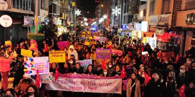 BALÇOVALI KADINLARDAN 8 MART'TA ÇİFTE TEPKİ