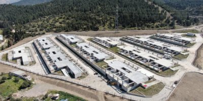 İZMİR BÜYÜKŞEHİR SOKAK HAYVANLARINA 38 MİLYON LİRALIK MERKEZ KURDU