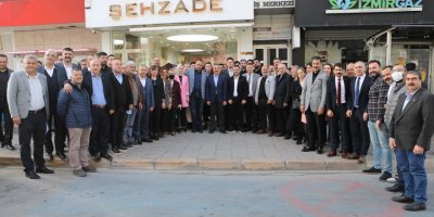 AK PARTİ İZMİR ÖĞRENCİLERLE SAHURDA BULUŞTU