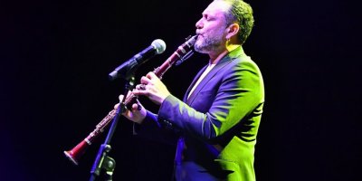 İZMİR BÜYÜKŞEHİR: 'KÜLTÜRPARK'TA HÜSNÜ ŞENLENDİRİCİ RÜZGARI ESTİ'