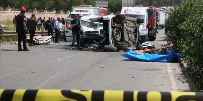 BUCA'DA TRAFİK KAZASI..ÖLENLER ARASINDA ÇOCUKLAR VAR