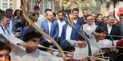 BİLAL ERDOĞAN İZMİR'DE KONUŞTU:'SEVGİ TOHUMLARI EKECEĞİZ'