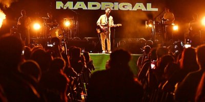 İZMİR'DE GENÇLİK FESTİVALİ'NİN İLK GÜNÜ MÜZİKLE SON BULDU