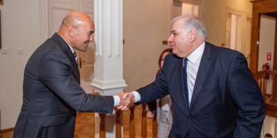 İNGİLİZ, AMERİKALI, HOLLANDALI..ŞİMDİ DE YUNAN BÜYÜKELÇİ İLE KONSOLOS..