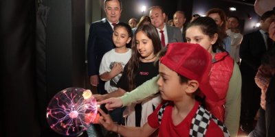 KONAK SANCAR MARUFLU BİLİM MERKEZİ'NDE KEŞFE YOLCULUK BAŞLADI