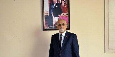 MESLEKTE 50 YIL ONUR GÜNÜ'NDE OĞUZHAN KAVAKLI'YA ÖDÜL VERİLDİ