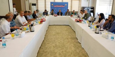 AK PARTİ İZMİR GÖNÜLDAŞLARI İLE BİR ARAYA GELDİ