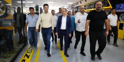 AK PARTİ İZMİR İL BAŞKANI SÜREKLİ:'YÜZLEŞMEK VE HESAP VERMEKTEN KAÇIYORLAR'