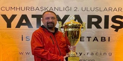 GÜMRÜKÇÜ SORUYOR:' BENİ NASIL BULUYORSUNUZ?'