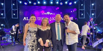 MENEMEN’DE ALATURKA AKŞAMLAR RÜZGARI ESTİ