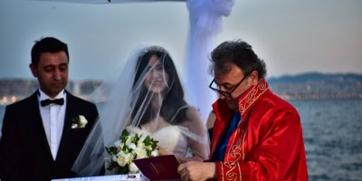 CHP İZMİR'DE BU NİKAHTA BULUŞTU