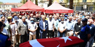 ÇİĞLİ'DE ESKİ BAŞKAN SOLAK'A HÜZÜNLÜ VEDA