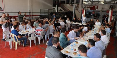 AK PARTİ İZMİR İL BAŞKANI SÜREKLİ 6. SANAYİ SİTESİ ESNAFI İLE BULUŞTU