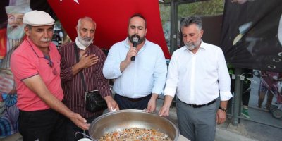 BAYRAKLI'DA AŞURE BİRLİKTE KARILDI