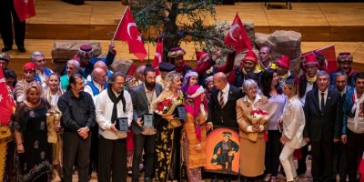 SOYER 'TÜRKİYE İZMİR'DEN İLHAM ALMALI' DEDİ