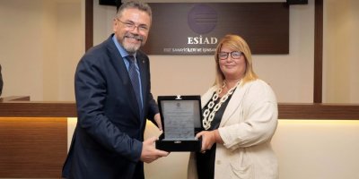 ESİAD'A KADIN BAŞKAN