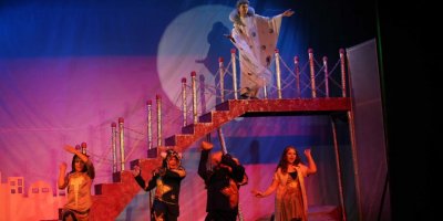 TİYATRONUN YILDIZLARI KARŞIYAKA'DA YETİŞECEK...HER YAŞA UYGUN KURSLAR