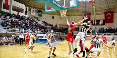 BORNOVALILAR TAKIMINIZIN DESTEĞE İHTİYACI VAR..HAYDİ SALONA...