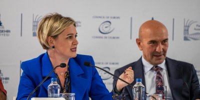 TUNÇ SOYER ZEHİR GEMİSİNİN HİKAYESİNİ ANLATTI