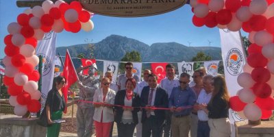 KARABURUN'DA DEMOKRASİ PARKI AÇILDI