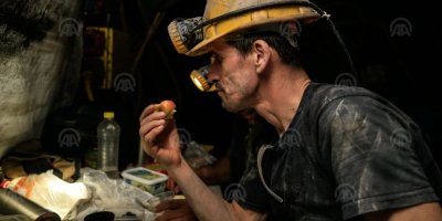 YERİN 350 METRE ALTINDA İLK LOKMA..