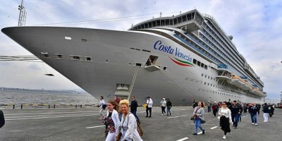 KRUVAZİYER GEMİLERİ İZMİR'DEN KAÇIYOR...ŞOK İPTALLER...