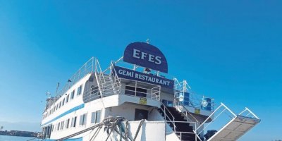 ATATÜRK'ÜN İSMİNİ VERDİĞİ EFES GEMİSİ SATILIYOR...BİRAHANE OLMUŞTU