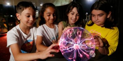 SANCAR MARUFLU BİLİM MERKEZİ'NE ZİYARETÇİ AKINI